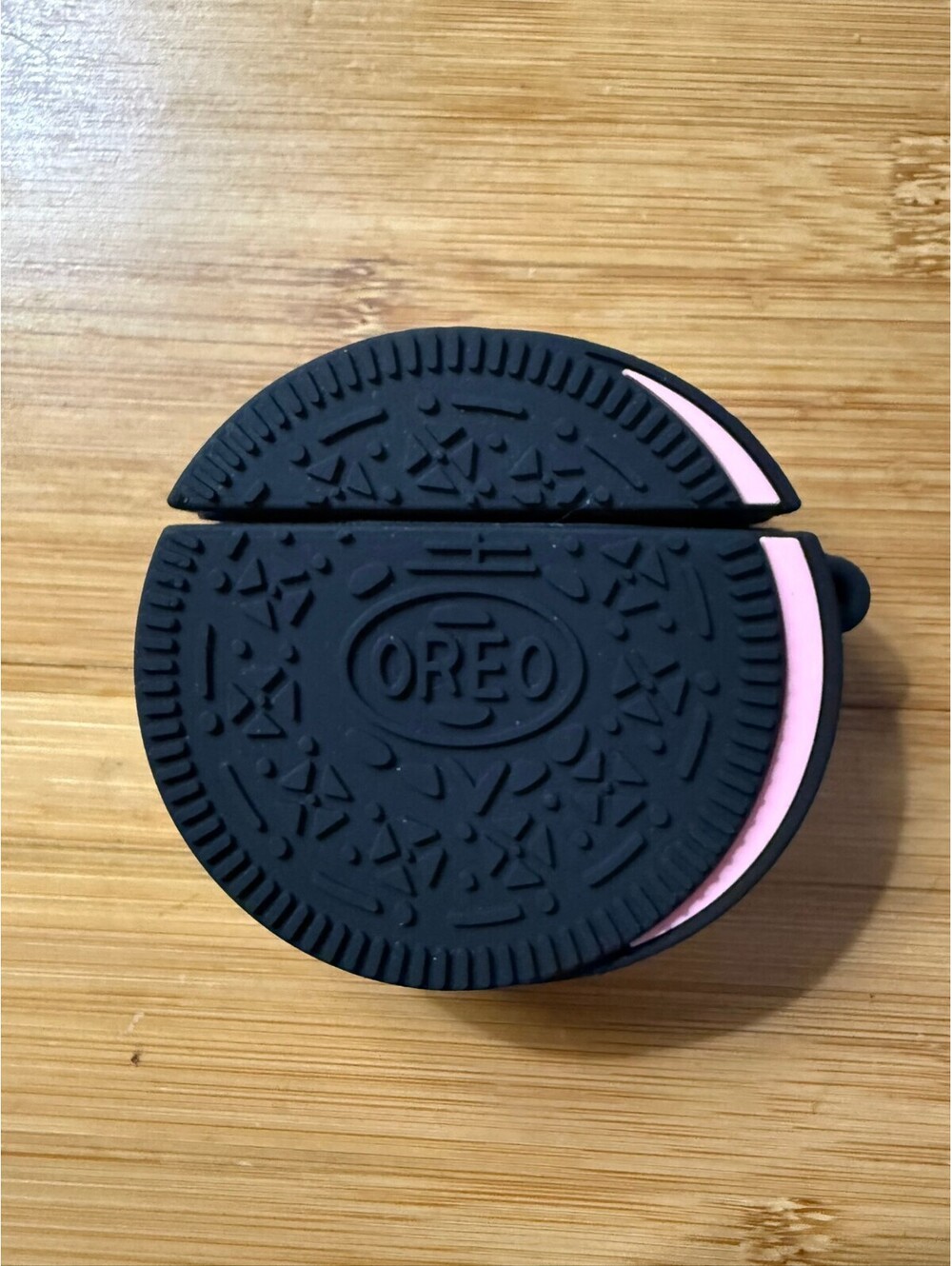 Oreo Cookie Sandwich Silicone Keychain Airpods gen 1 -2 case or bag charm